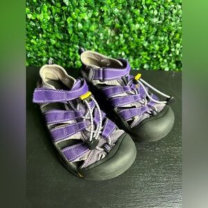 Keen Sandals Kids Purple Suede textile Fisherman Hook and Loop Close Toe